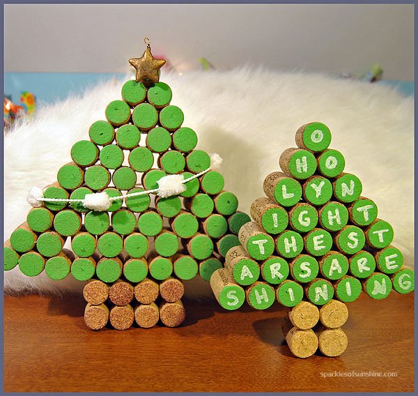 This is such a fun Christmas project...wine cork Christmas trees!