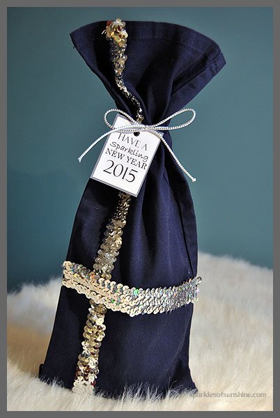 Upcycled Wine Bottle Gift Bag at Sparkles of Sunshine with Free Printable