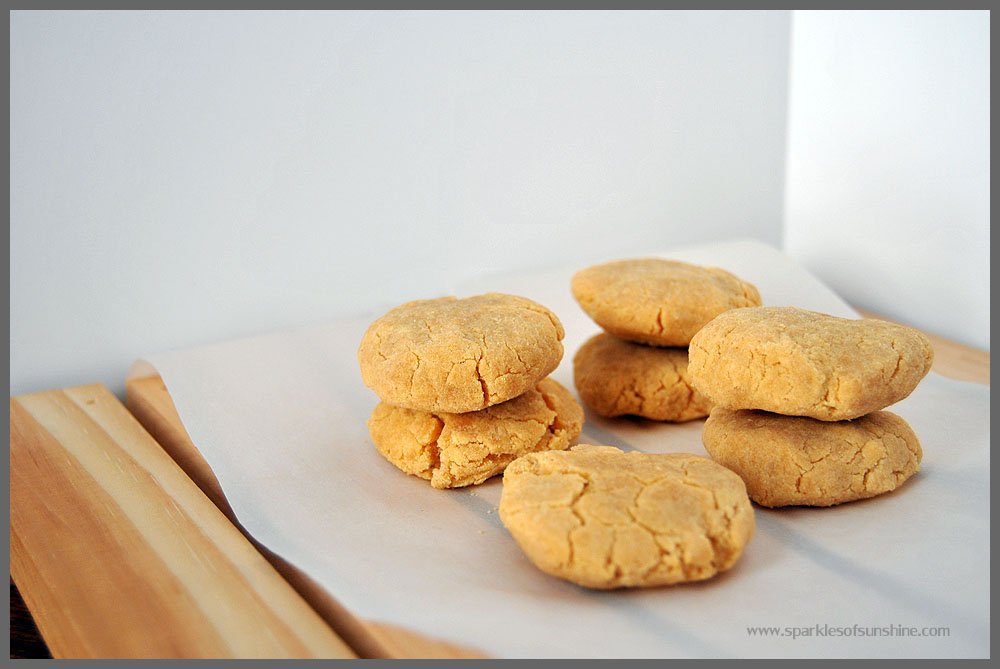 Recipe at Sparkles of Sunshine for Coconut Flour Almond Shortbread Cookies