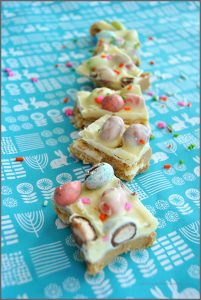 Get your taste buds ready for this yummy Easter Biscoff Bark recipe at Sparkles of Sunshine!