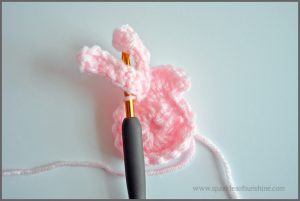 Simple & Quick Bunny Crochet Pattern at Sparkles of Sunshine. Crochet a bunny applique in minutes with these easy to follow pattern!