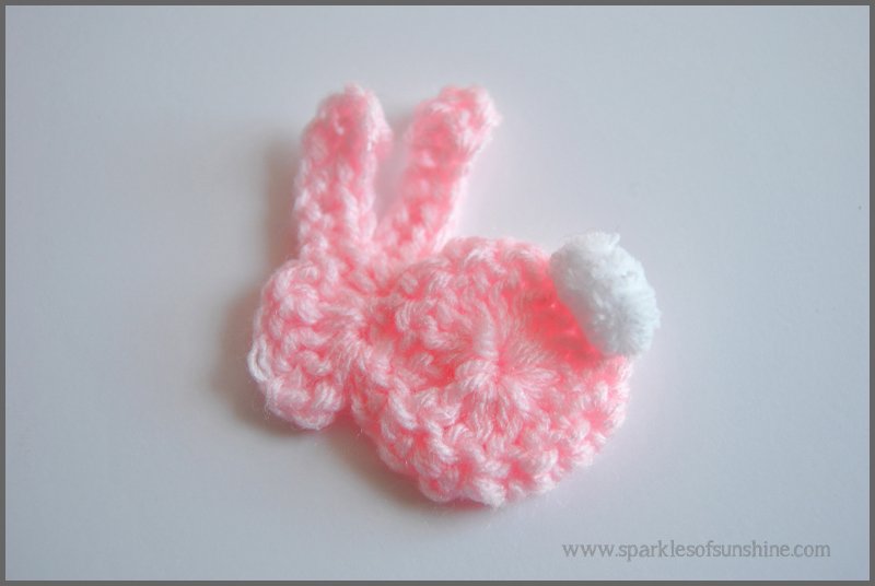 Simple & Quick Bunny Crochet Pattern at Sparkles of Sunshine. Crochet a bunny applique in minutes with these easy to follow pattern!