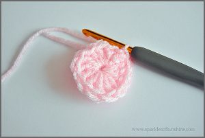 Simple & Quick Bunny Crochet Pattern at Sparkles of Sunshine. Crochet a bunny applique in minutes with these easy to follow pattern!