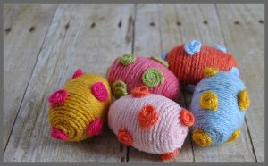 These yarn wrapped Easter eggs are the perfect decoration for Spring! The hardest part of this project is waiting for the glue to dry. Visit Sparkles of Sunshine to find out how to make these super cute Easter eggs!