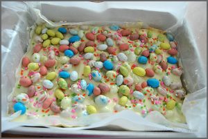 Get your taste buds ready for this yummy Easter Biscoff Bark recipe at Sparkles of Sunshine!