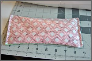 Easy Homemade Relaxation Eye Pillows With Lavender. Find out how to make one for yourself or for gifts at Sparkles of Sunshine.