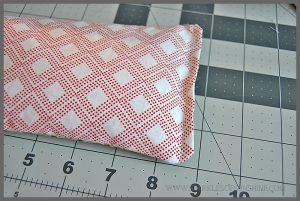 Easy Homemade Relaxation Eye Pillows With Lavender. Find out how to make one for yourself or for gifts at Sparkles of Sunshine.