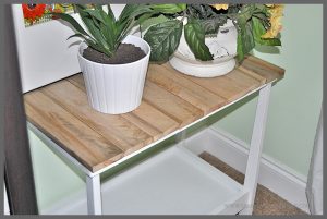 This easy pallet wood side table at Sparkles of Sunshine only cost $3 to make after a trip to the thrift store!