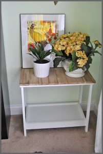 This easy pallet wood side table at Sparkles of Sunshine only cost $3 to make after a trip to the thrift store!