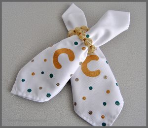 It's easy to make personalized napkins with fabric paint! Check out the simple tutorial at Sparkles of Sunshine.