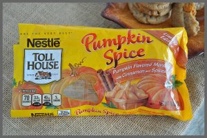 Delicious Peanut Butter & Pumpkin Spice cookies recipe from Sparkles of Sunshine is easy to make with just 3 ingredients. Perfect cookie for the fall season!