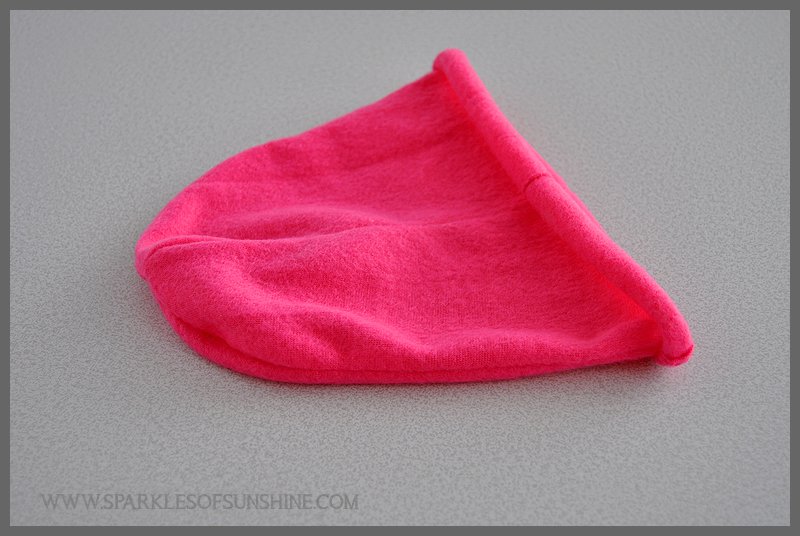 A perfect gift for the chemo patient is a cap to keep them warm...a handmade one would be even better. See how simple it is to make with this easy sew fleece chemo cap tutorial.