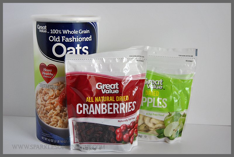 Save money and eat healthier by making your own homemade instant oatmeal packets. Basic recipe and variations at Sparkles of Sunshine.