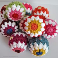 Have fun decorating for the holidays with color. These crocheted Christmas ball ornaments are easy to make with this free pattern at Sparkles of Sunshine.