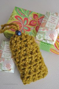 Make this great gift idea, a crochet soap saver pouch. Find the free crochet pattern at Sparkles of Sunshine today.