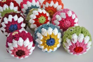 Have fun decorating for the holidays with color. These crocheted Christmas ball ornaments are easy to make with this free pattern at Sparkles of Sunshine.