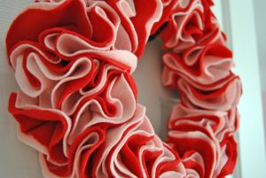 Who said decorating your home for Valentine's Day had to be complicated? Check out this simple ruffled Valentine wreath tutorial at Sparkles of Sunshine.