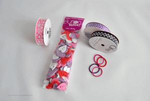 These non slip easy sew ribbon bookmarks are fun to make, and stretch to fit your book. These make perfect gifts!