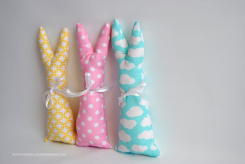 Make a colorful handmade easy sew Easter bunny with this easy tutorial. Get instructions and the free bunny template at Sparkles of Sunshine.