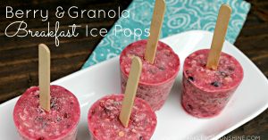 Make breakfast fun this summer with this easy recipe for berry & granola breakfast ice pops!