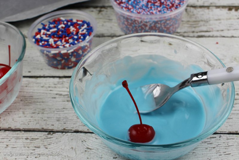 These patriotic brownie bites are the perfect treat for Memorial Day, 4th of July or any time you want to celebrate your American pride!