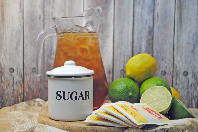 It's time to upgrade the Southern classic iced tea with this recipe for Citrus Sweet Tea from Sparkles of Sunshine.