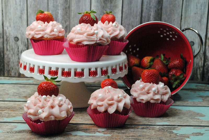 Strawberry Cheesecake Cupcakes SOS