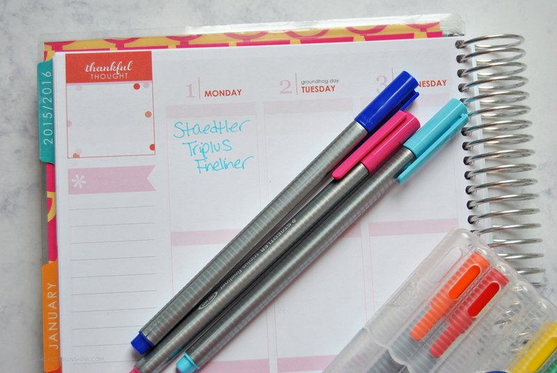Want to know which pens to use for your weekly and monthly planning? Discover the best pens for planners that won't bleed, smear or dry out.