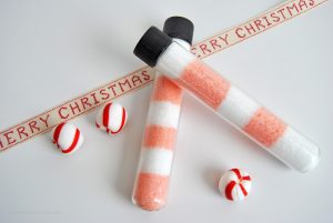 These peppermint homemade bath salts are simple to make and are the perfect DIY gift idea for Christmas this year.