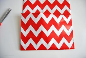 Learn how to make a gift bag from wrapping paper in just 5 simple steps at Sparkles of Sunshine today.