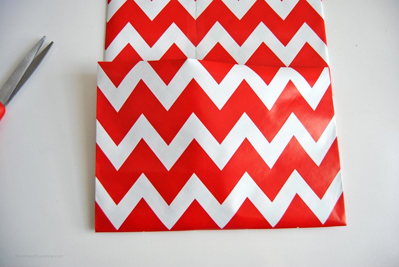 How to Make a Gift Bag from Wrapping Paper in 5 Simple Steps