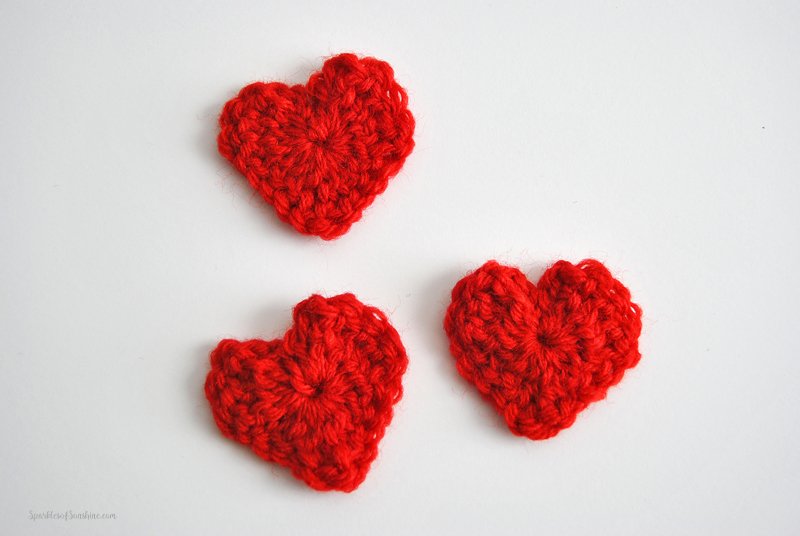 Check out this easy and free heart crochet pattern at Sparkles of Sunshine. It's perfect for Valentine's Day!