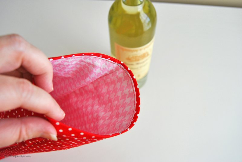 You've got the perfect bottle of wine for a hostess gift, but now what?? Dress it up a bit with this fun project. Learn how to make an easy sew wine gift bag in just minutes!