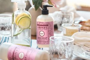Get a jumpstart on your Spring Cleaning by snagging this free Spring Cleaning Kit from Grove Collaborative.