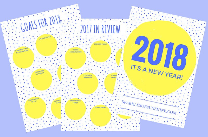 Greet 2018 With a New Year Free Printable Set from Sparkles of Sunshine. It's time to review 2017 and set goals for 2018!