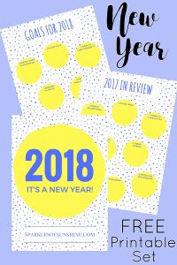 Greet 2018 With a New Year Free Printable Set from Sparkles of Sunshine. It's time to review 2017 and set goals for 2018!