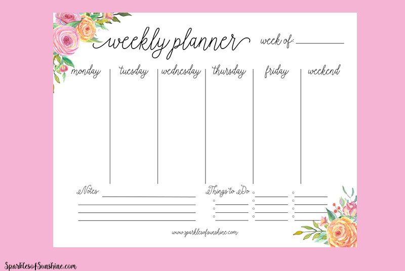 Stay organized in 2019 with the free printable 2019 calendar with weekly planner at Sparkles of Sunshine.